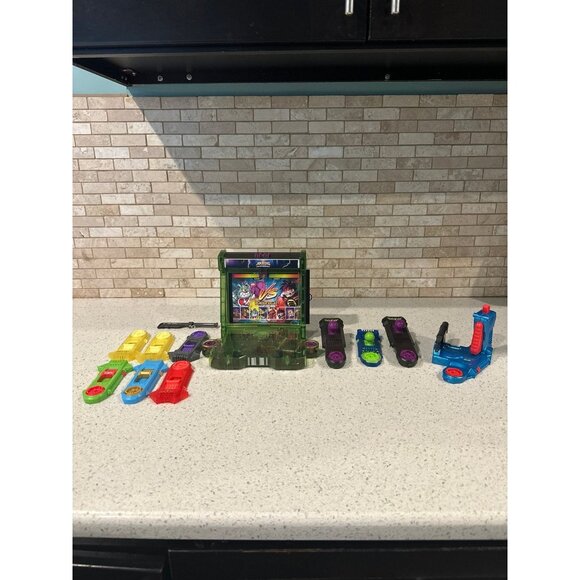 AKEDO ULTIMATE ARCADE WARRIORS bundle - Picture 1 of 4
